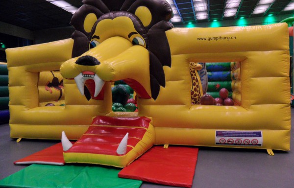 Château gonflable Le Roi Lion